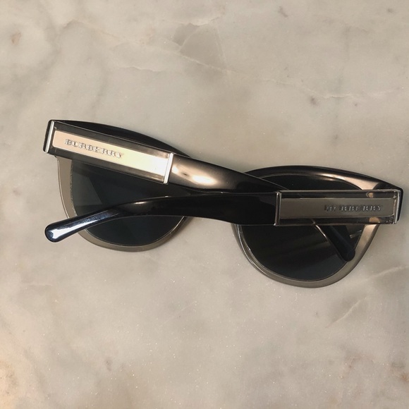 Burberry Sunglasses - Picture 3 of 6